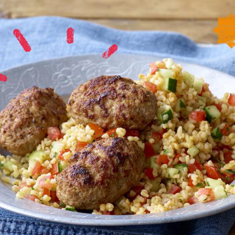 Baharat lam koftas met Bulgur en munt yoghurt