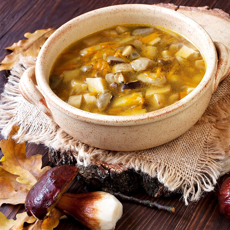 Heldere champignonsoep