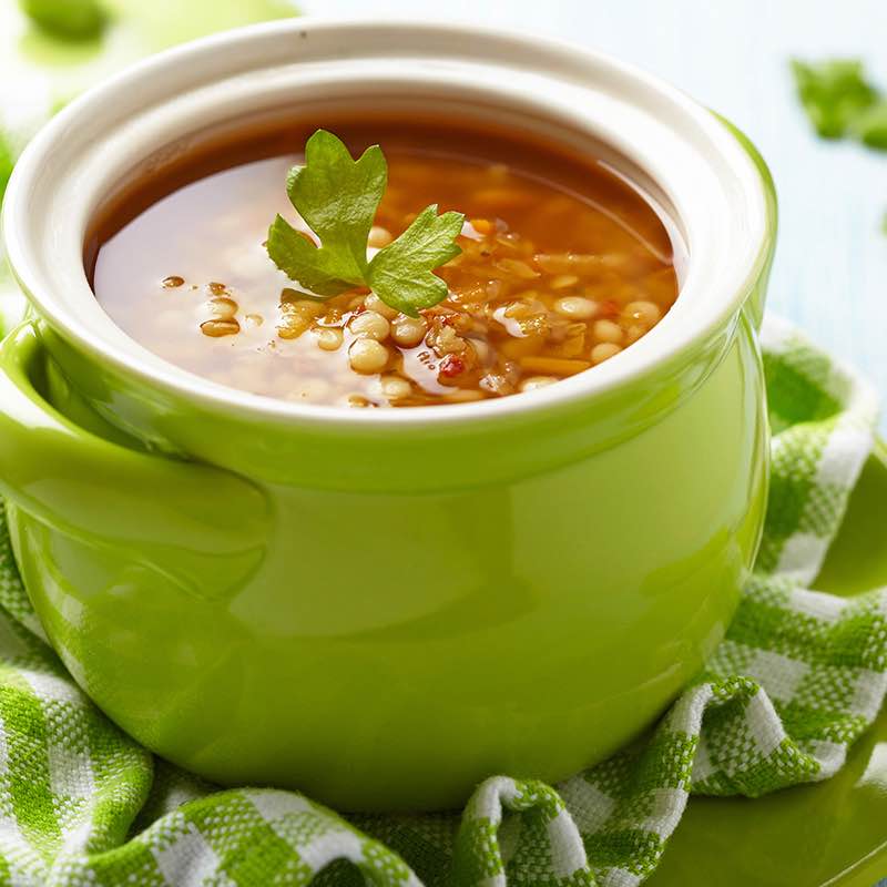 Linzensoep met gerookte kipfilet