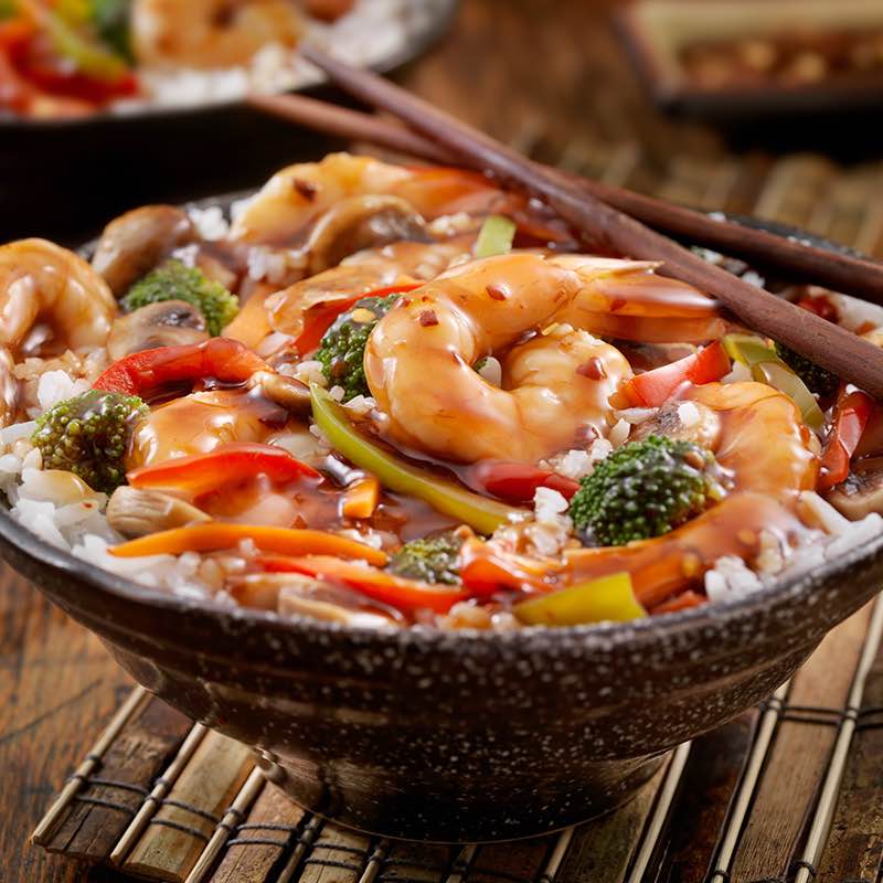 Romige spiegeleieren met spek en kaas