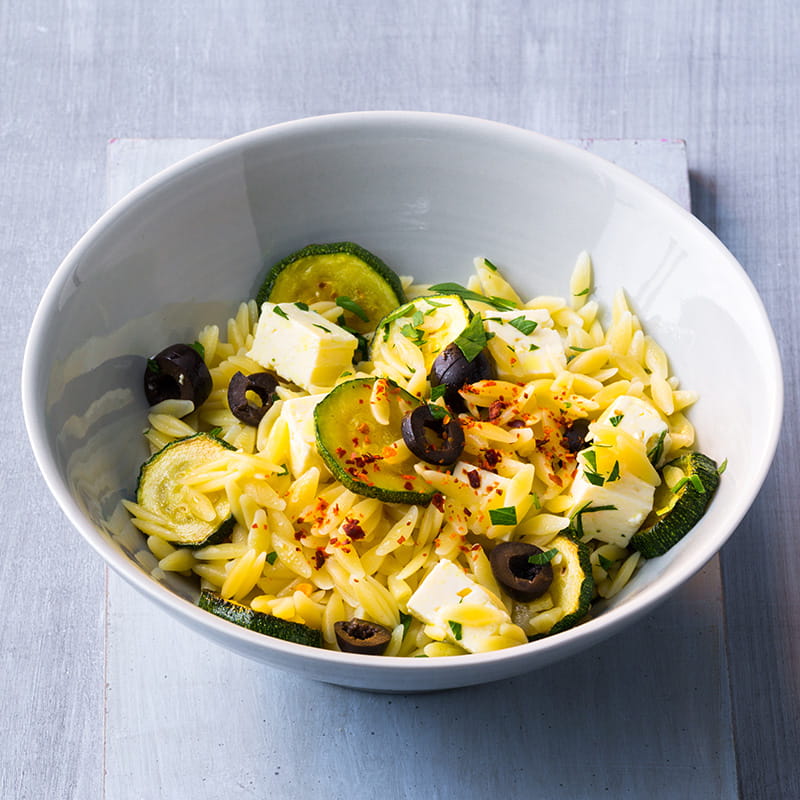 Zilvervliesrijst met feta en olijven