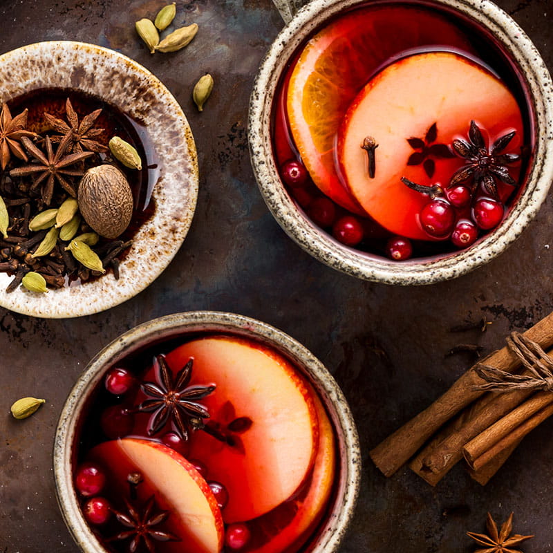 Gluhwein-met-kruiden-en-appelfruitRecept-image-800x800